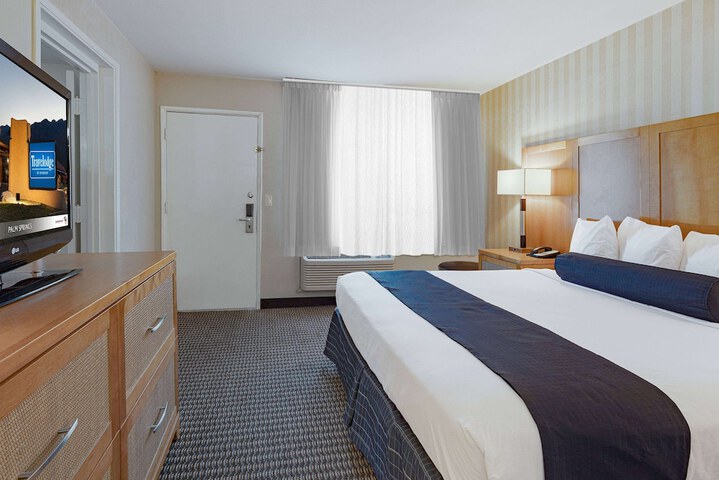 Room 26 of 29