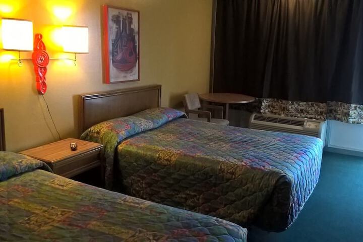 Room 28 of 38