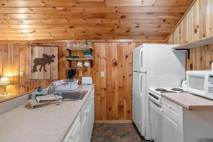 Hide-A-Way Waterfront Cottages