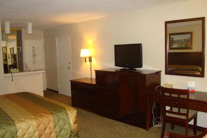 Room 25 of 32