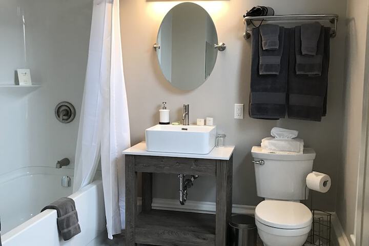 Tattingstone Inn