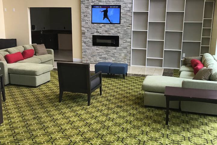 Days Inn & Suites by Wyndham Rochester Hills MI