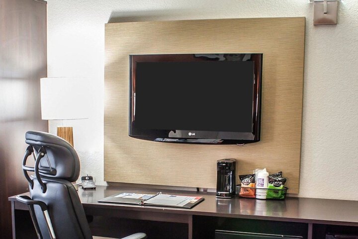 Room 12 of 28