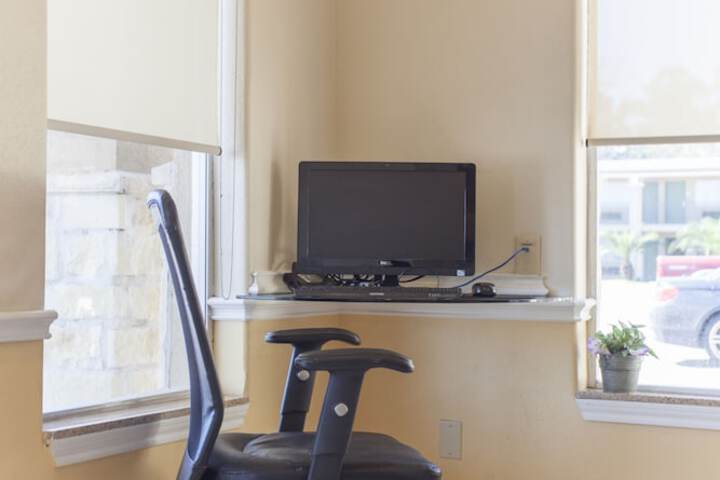 Business Center 74 of 76