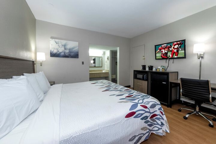 Room 34 of 40
