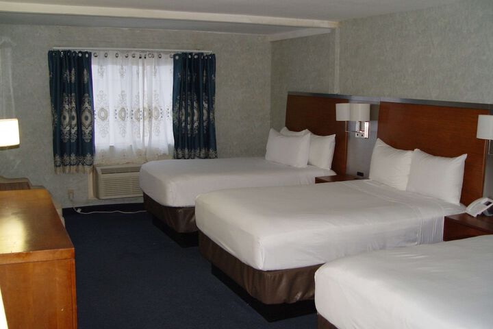 Room 55 of 76