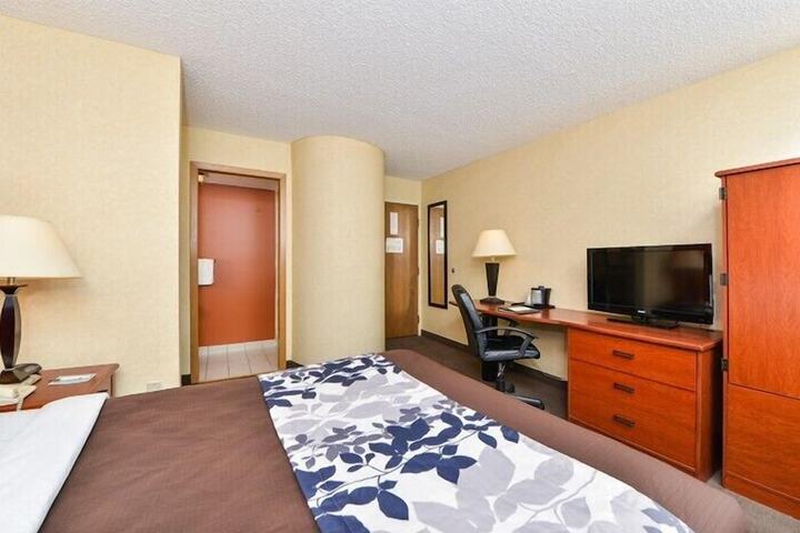 Room 37 of 59