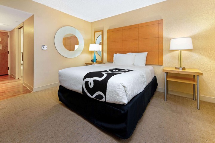 Room 29 of 38