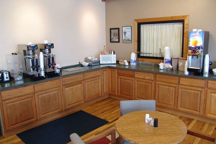 Breakfast/Coffee Service 37 of 40