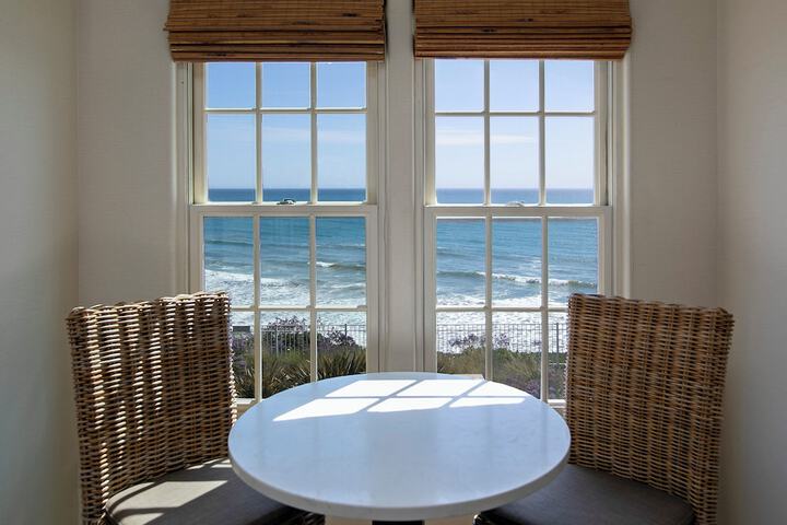 Cottage Inn by The Sea