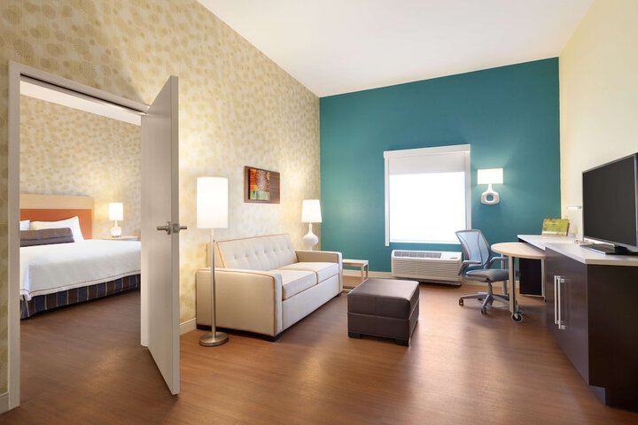 Room 13 of 34