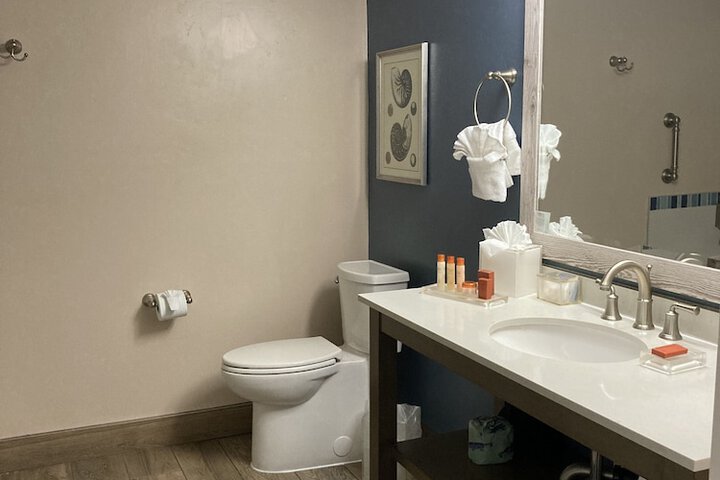 Sand Pebbles Inn