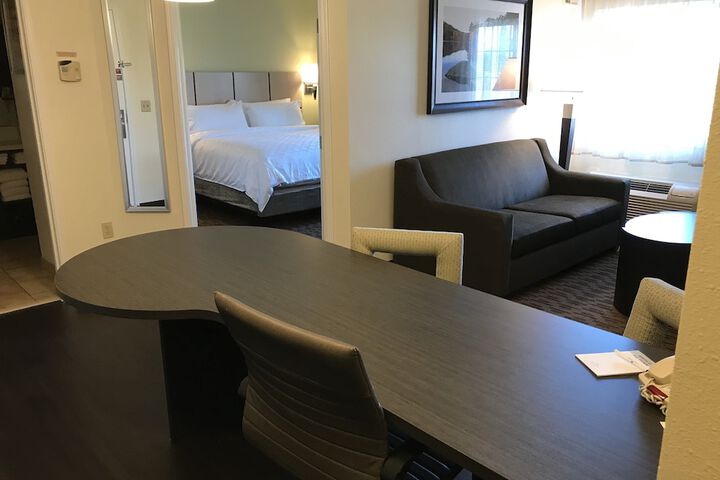 Room 28 of 49