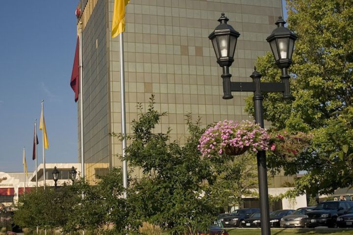 Sheraton Westport Chalet Hotel St. Louis
