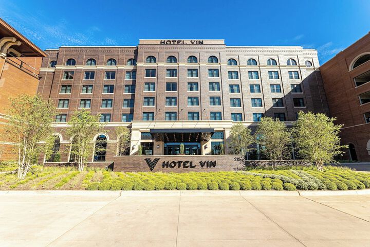 Hotel 5 of 99
