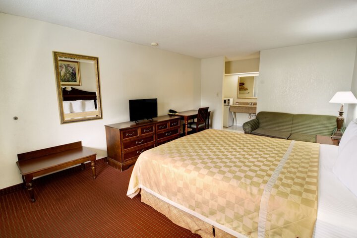 Room 12 of 22