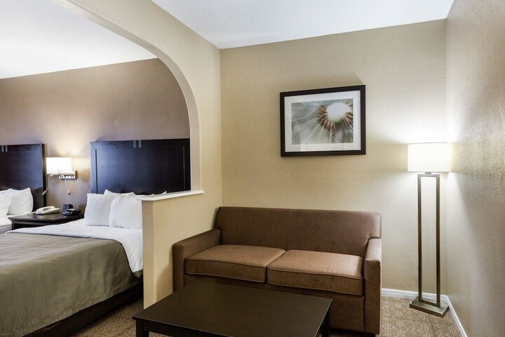 Room 32 of 58