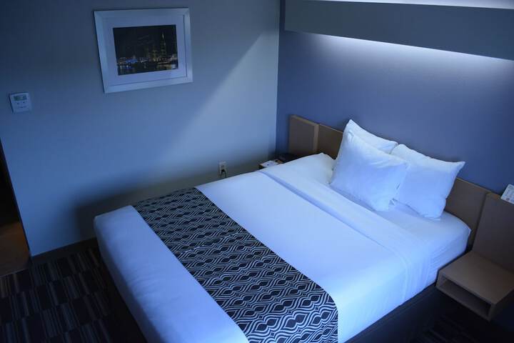 Room 17 of 49