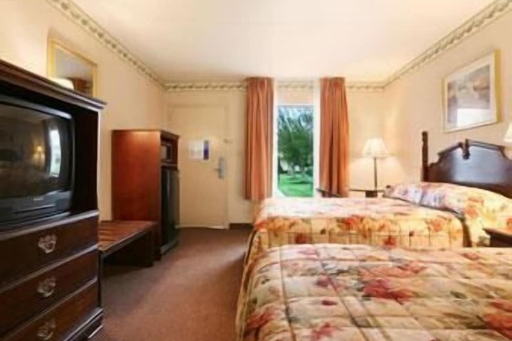 Room 28 of 46