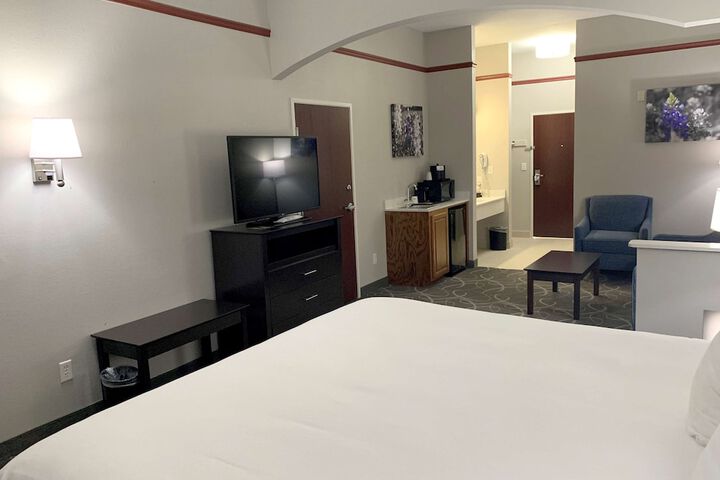 Room 12 of 25