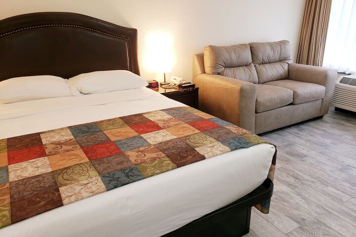 Room 28 of 62