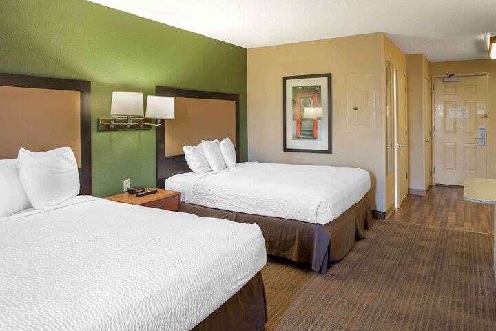 Room 21 of 28