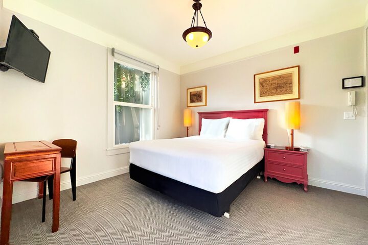 Room 16 of 31