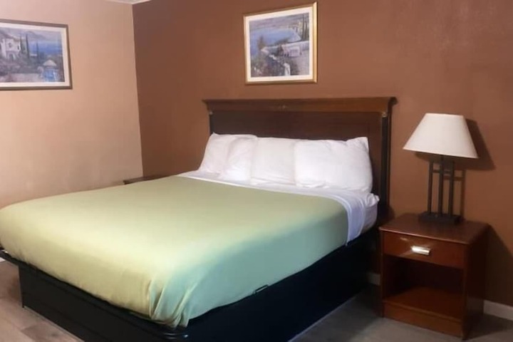 Room 19 of 25