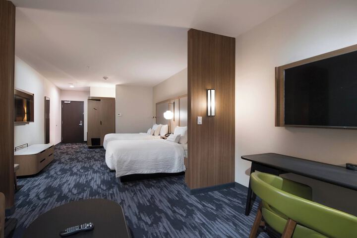 Room 10 of 25