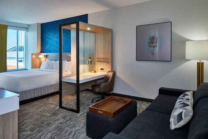 Room 27 of 60
