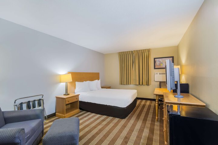Room 32 of 38