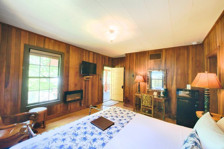 Room 184 of 243