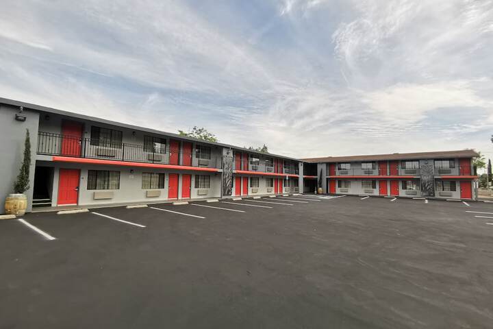 Hotel 5 of 34