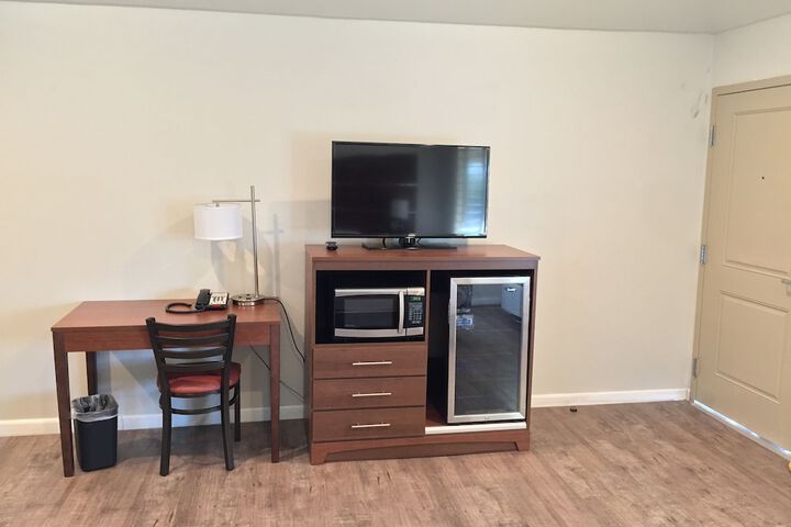 Room 32 of 51