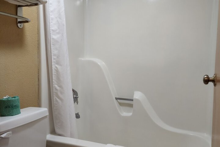 Room 14 of 36