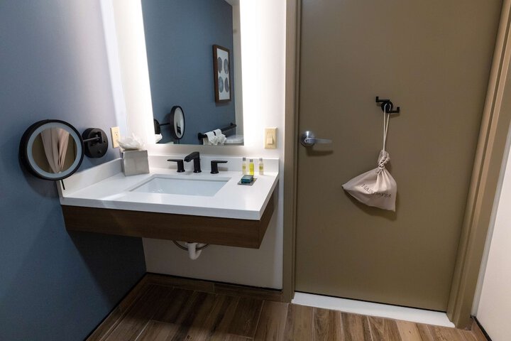 Room 69 of 105