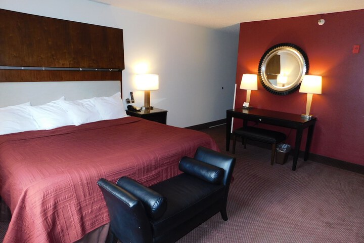 Room 33 of 50