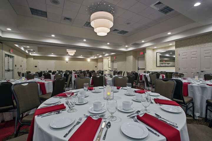 Hilton Garden Inn Lincoln Downtown / Haymarket