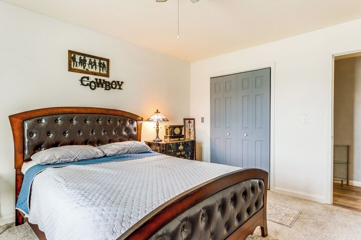 Charming St. James Home Near Maramec Spring Park!