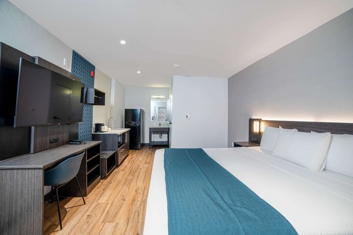 Studio 6 Suites – Stockton CA – Waterfront