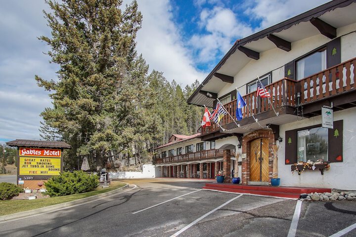 Gables Motel