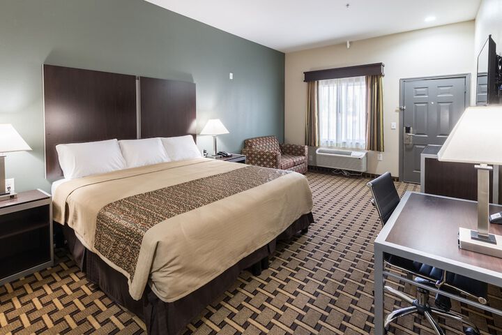Room 7 of 33