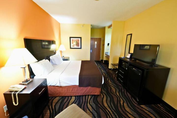 Rock Island Inn & Suites Streator IL