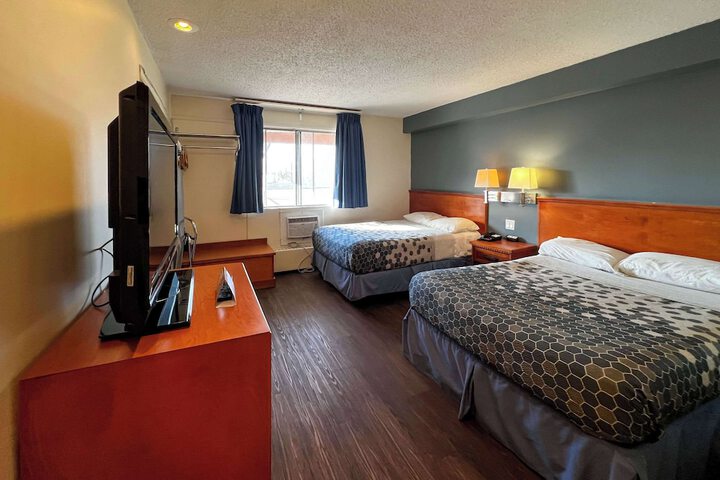 Room 12 of 61
