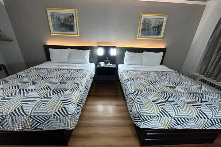 Room 12 of 32