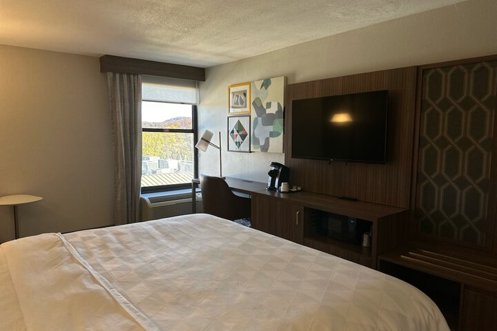 Room 28 of 51