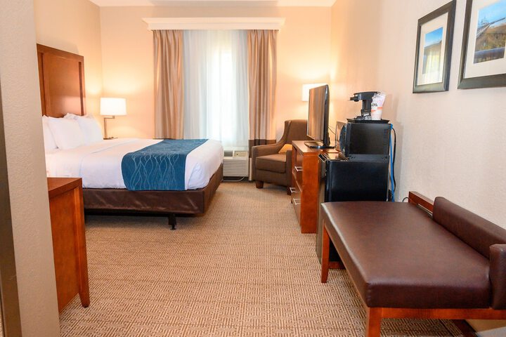 Room 11 of 32