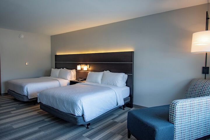 Room 10 of 42