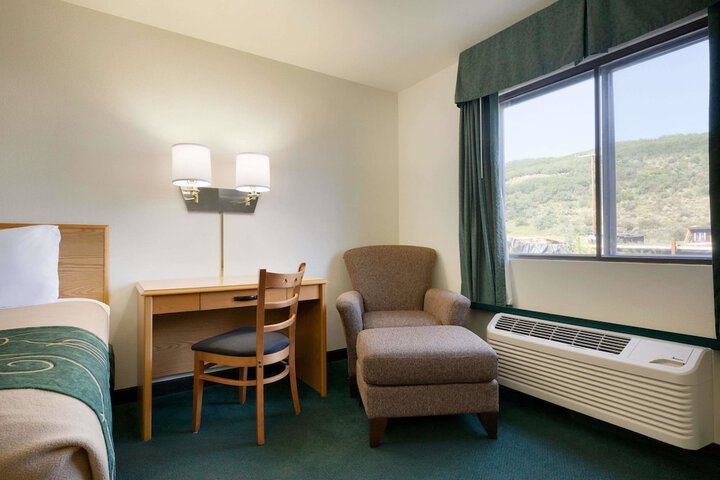 Room 6 of 15