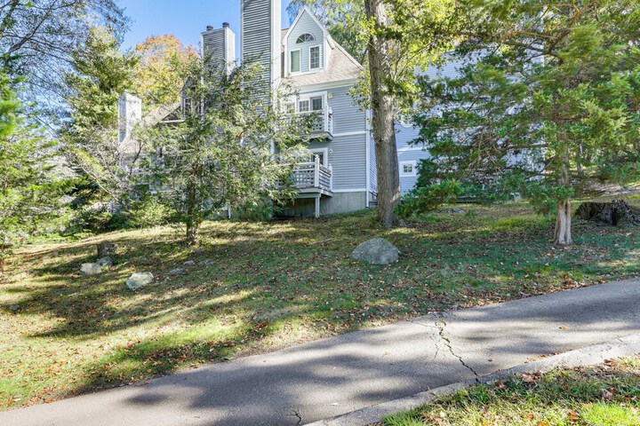 Norwich Vacation Rental w / Golf Course Views!